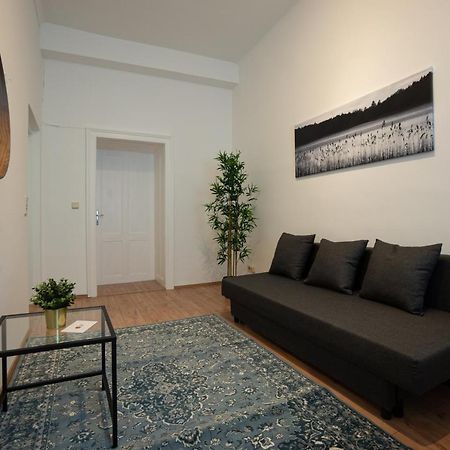 Lovely 1-Bedroom Apartment Next To Praterstern Bécs Kültér fotó