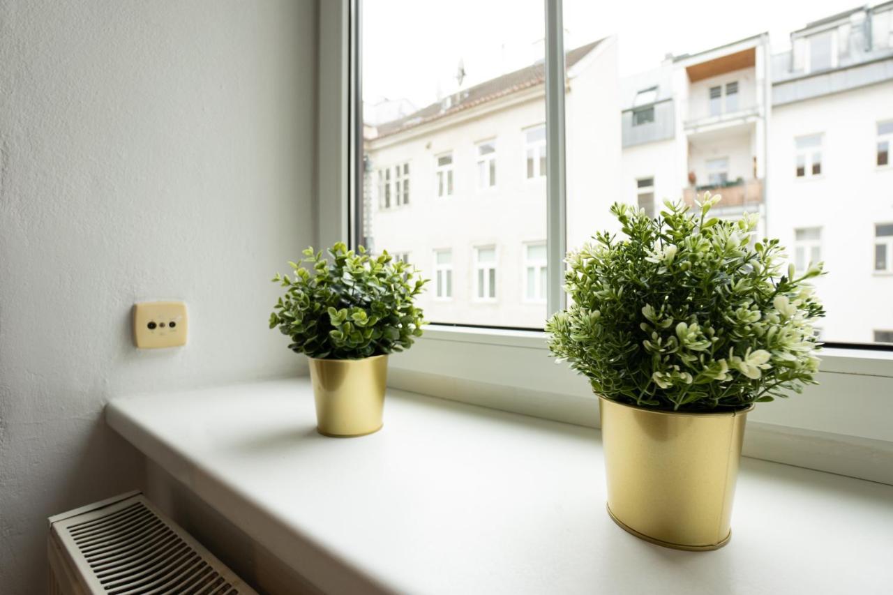 Lovely 1-Bedroom Apartment Next To Praterstern Bécs Kültér fotó